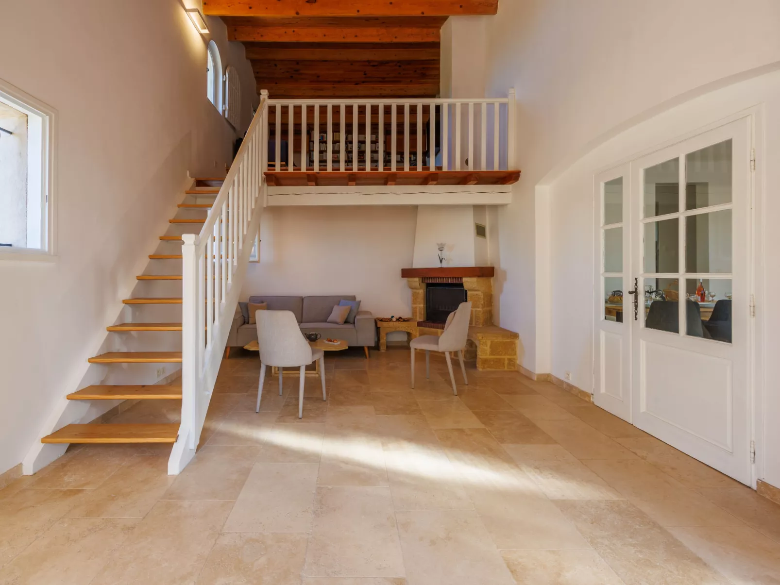 Les Garrigues d'Ozilhan-Inside