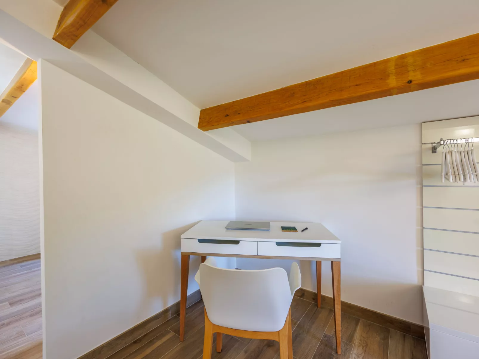 Les Garrigues d'Ozilhan-Inside