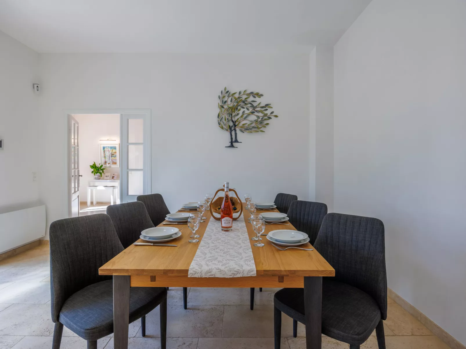 Les Garrigues d'Ozilhan-Inside