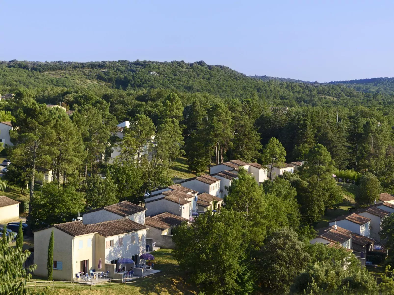 Les Hauts de Salavas-Outside