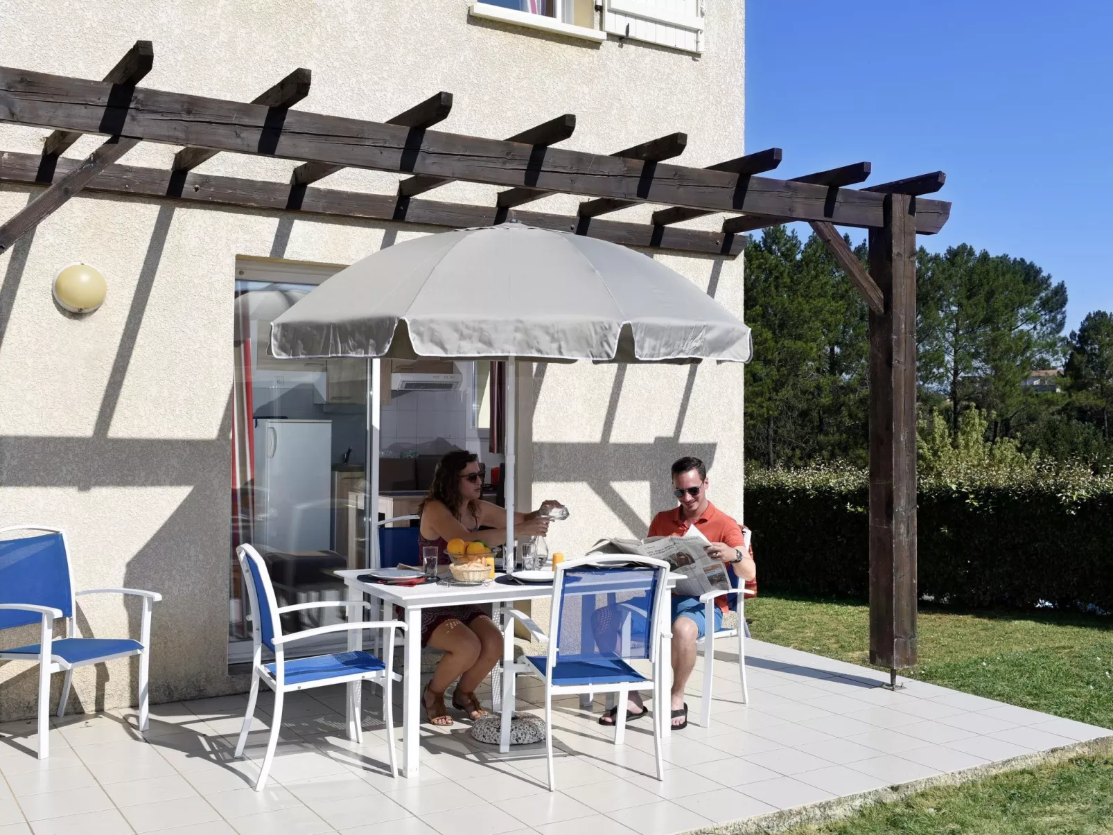 Les Hauts de Salavas-Outside