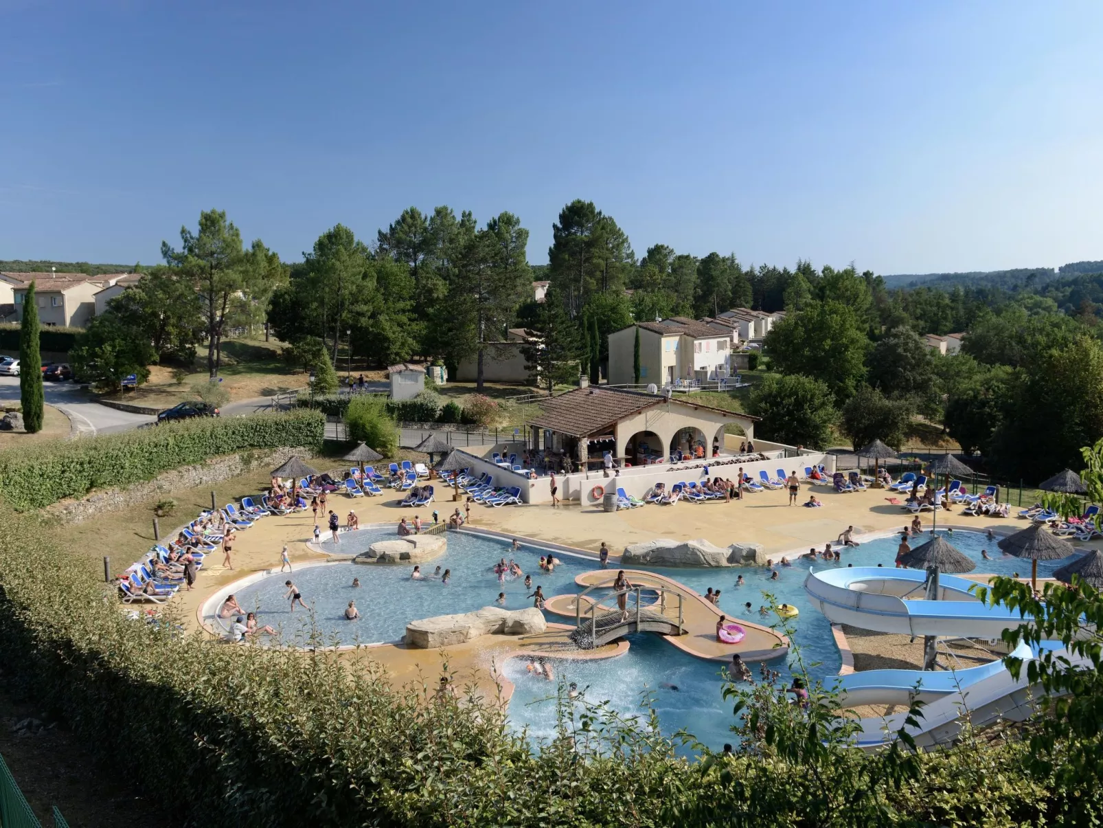 Les Hauts de Salavas-Outside