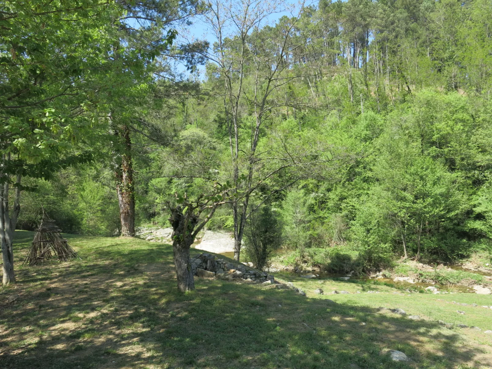 Le Moulin-Outside