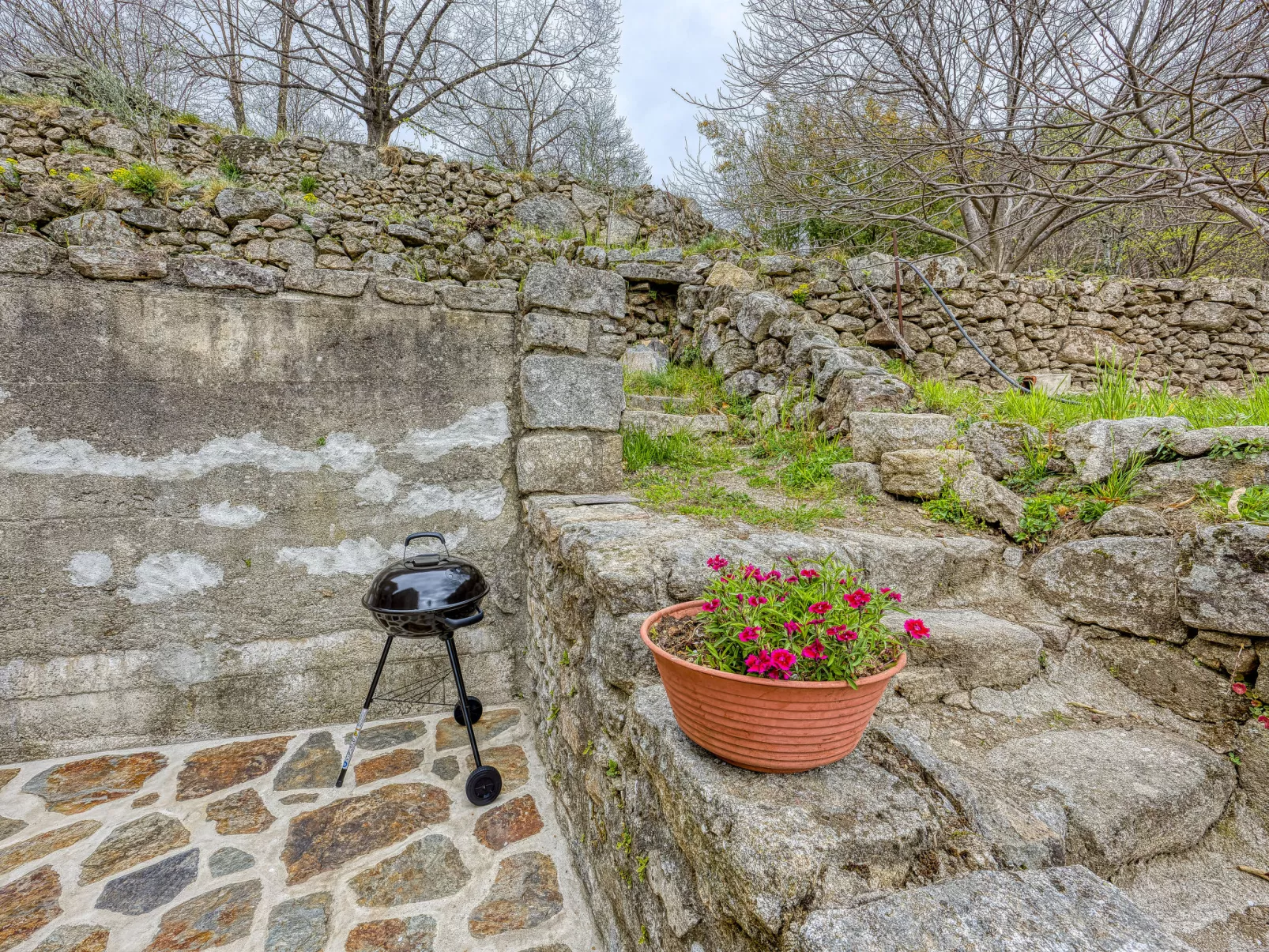Le Trépadou-Outside