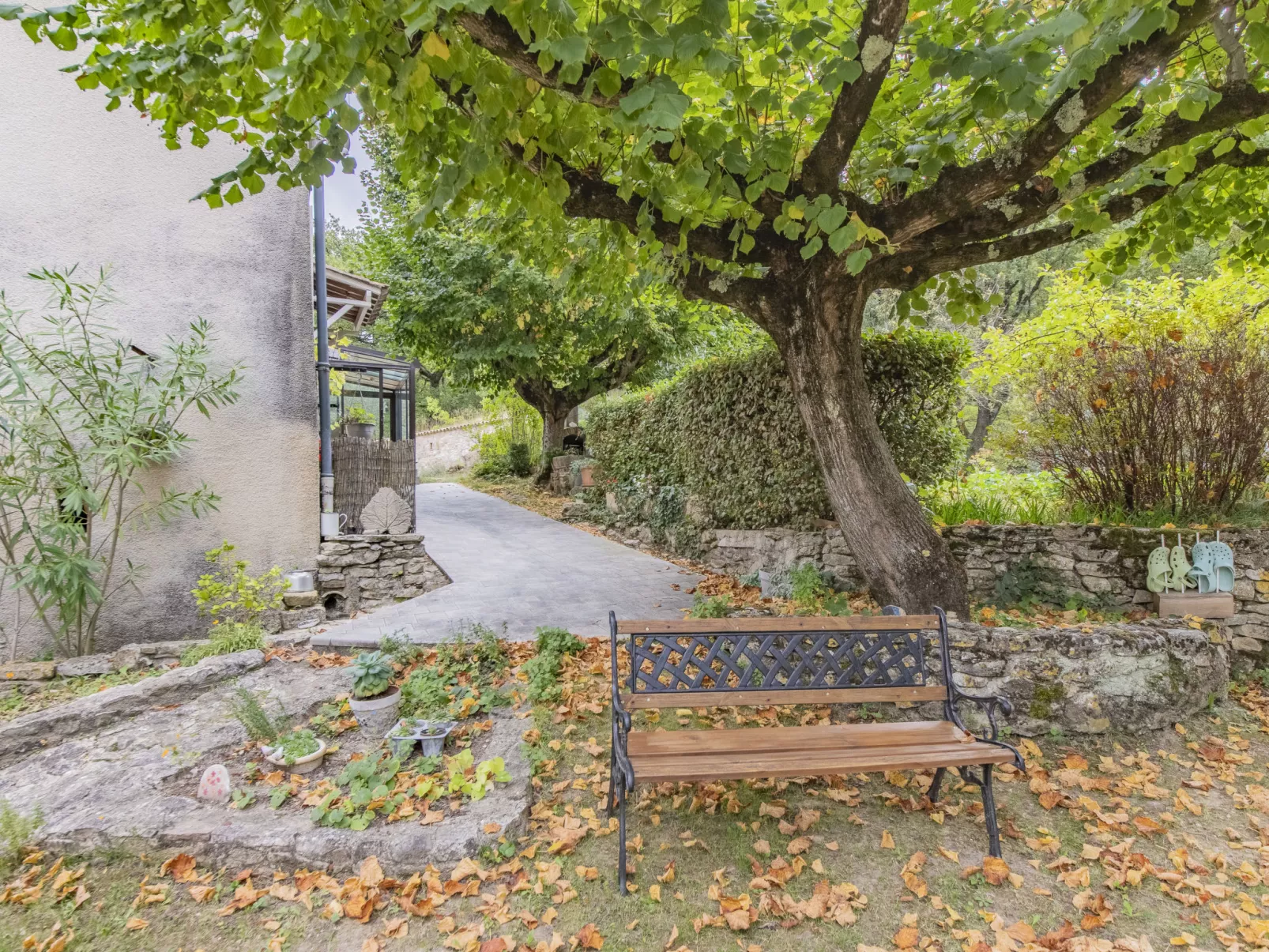 Marguerie-Outside