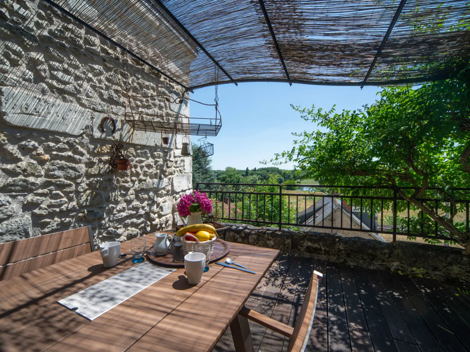 Le Pigeonnier-Outside