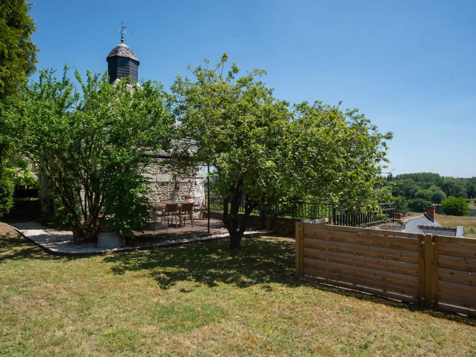Le Pigeonnier-Outside