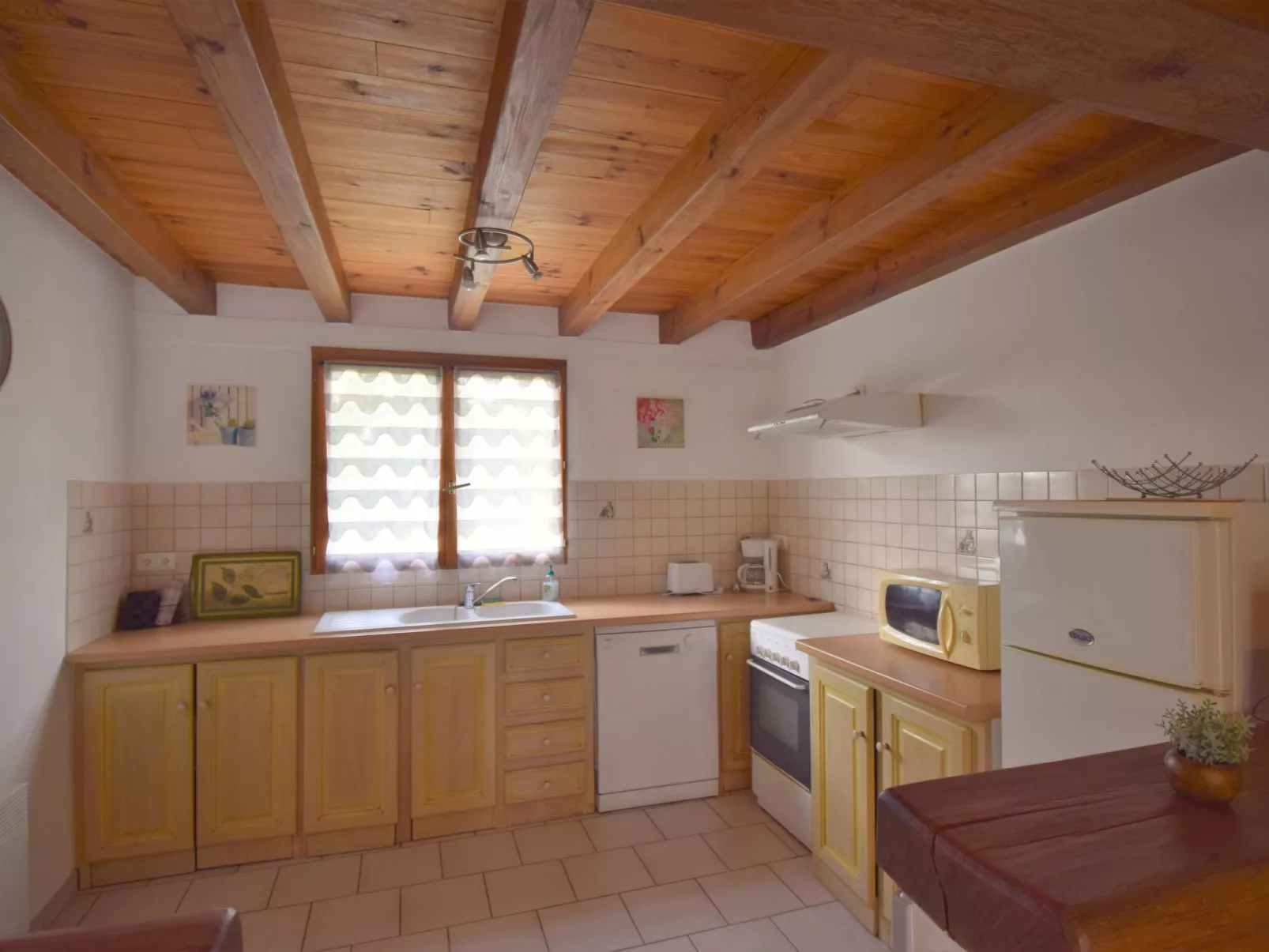 Au Cayroux-Inside