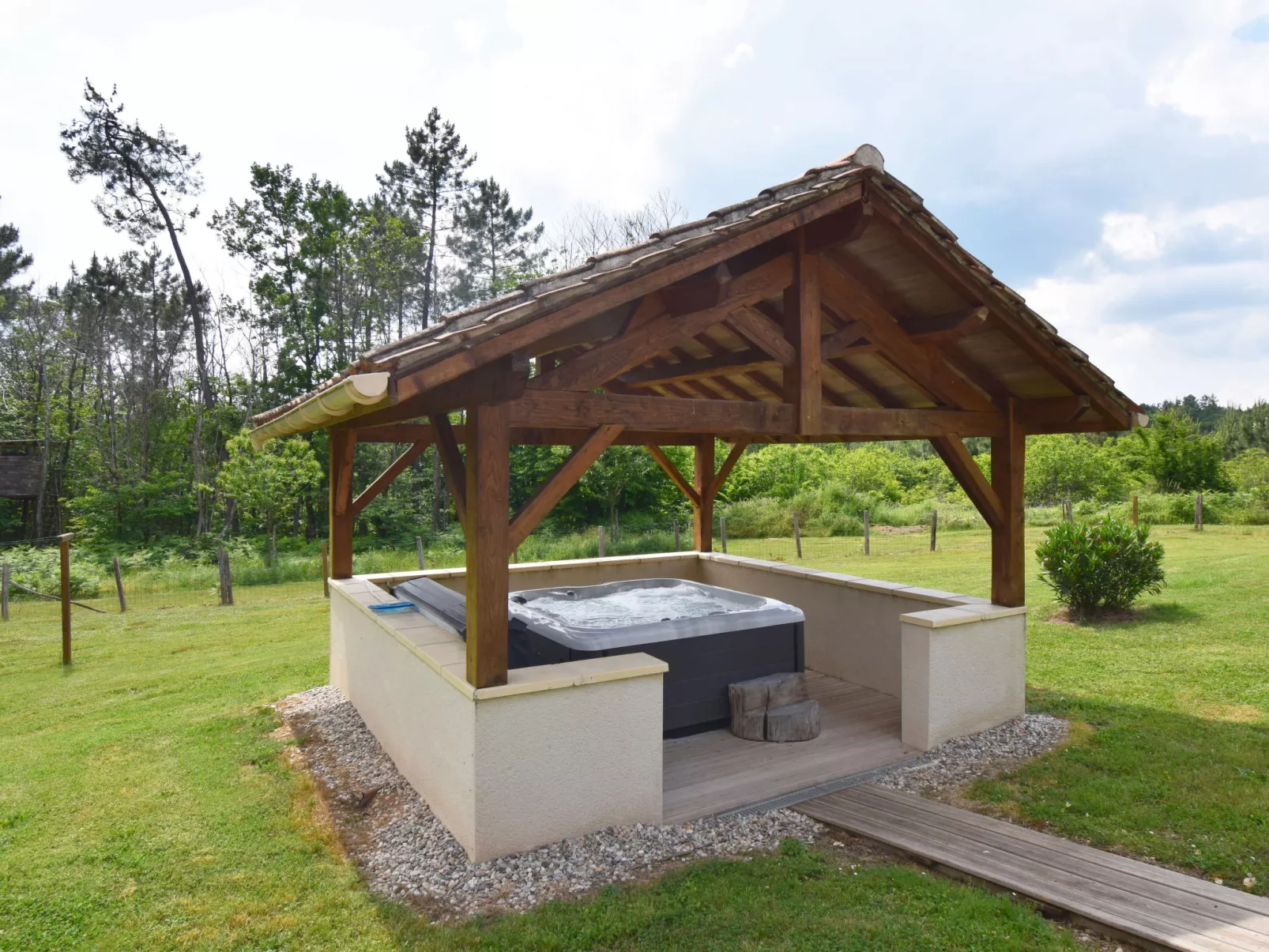 Au Cayroux-Outside