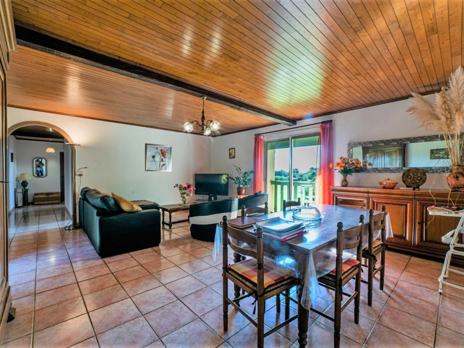 Le Coustal-Inside