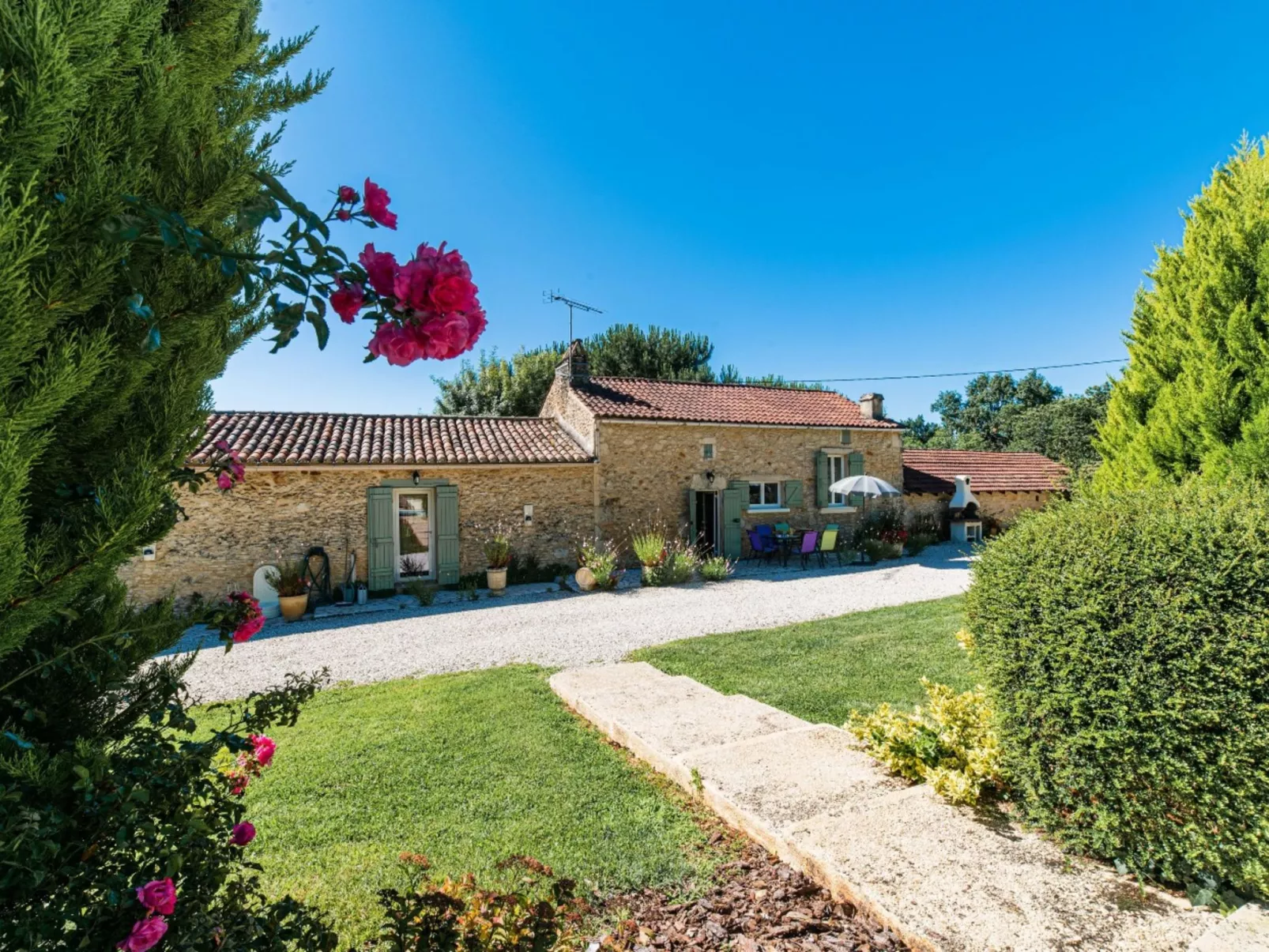 Le Coustal-Outside