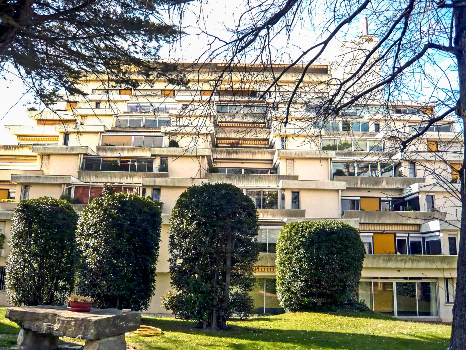 Château d'Arcadie-Outside