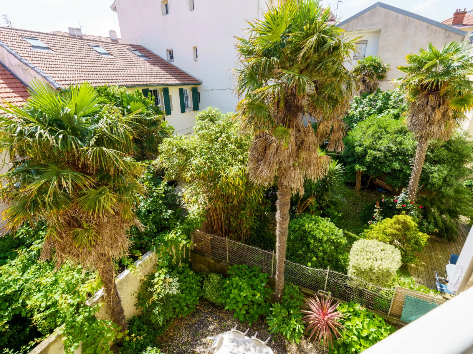Maison Simonne-Outside