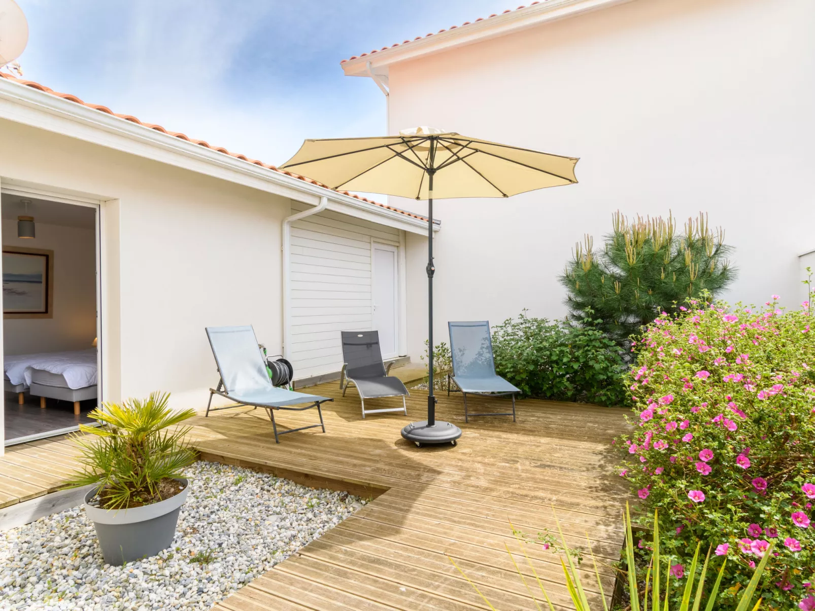 Les Patios de Flore-Outside
