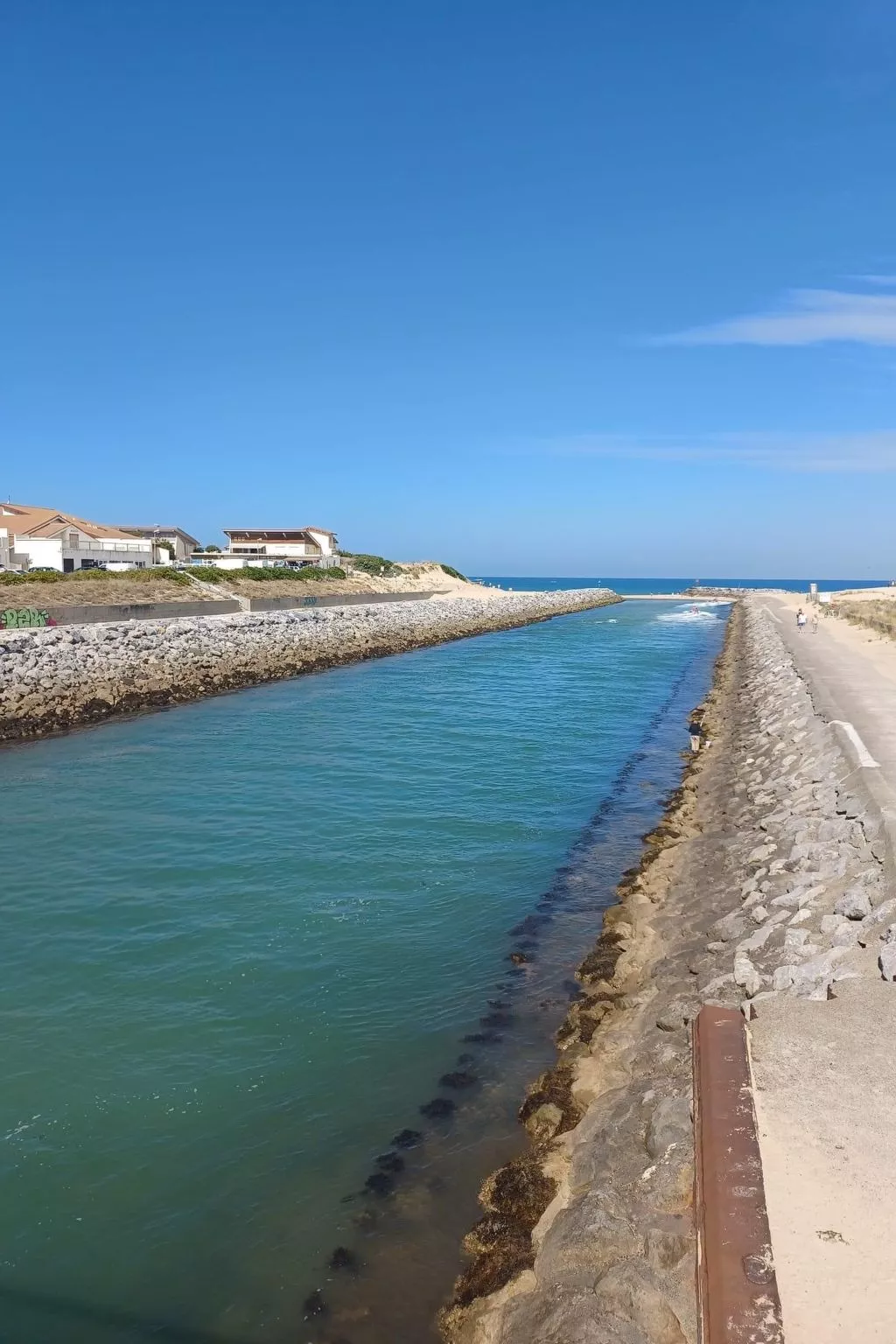 Les sables-Area