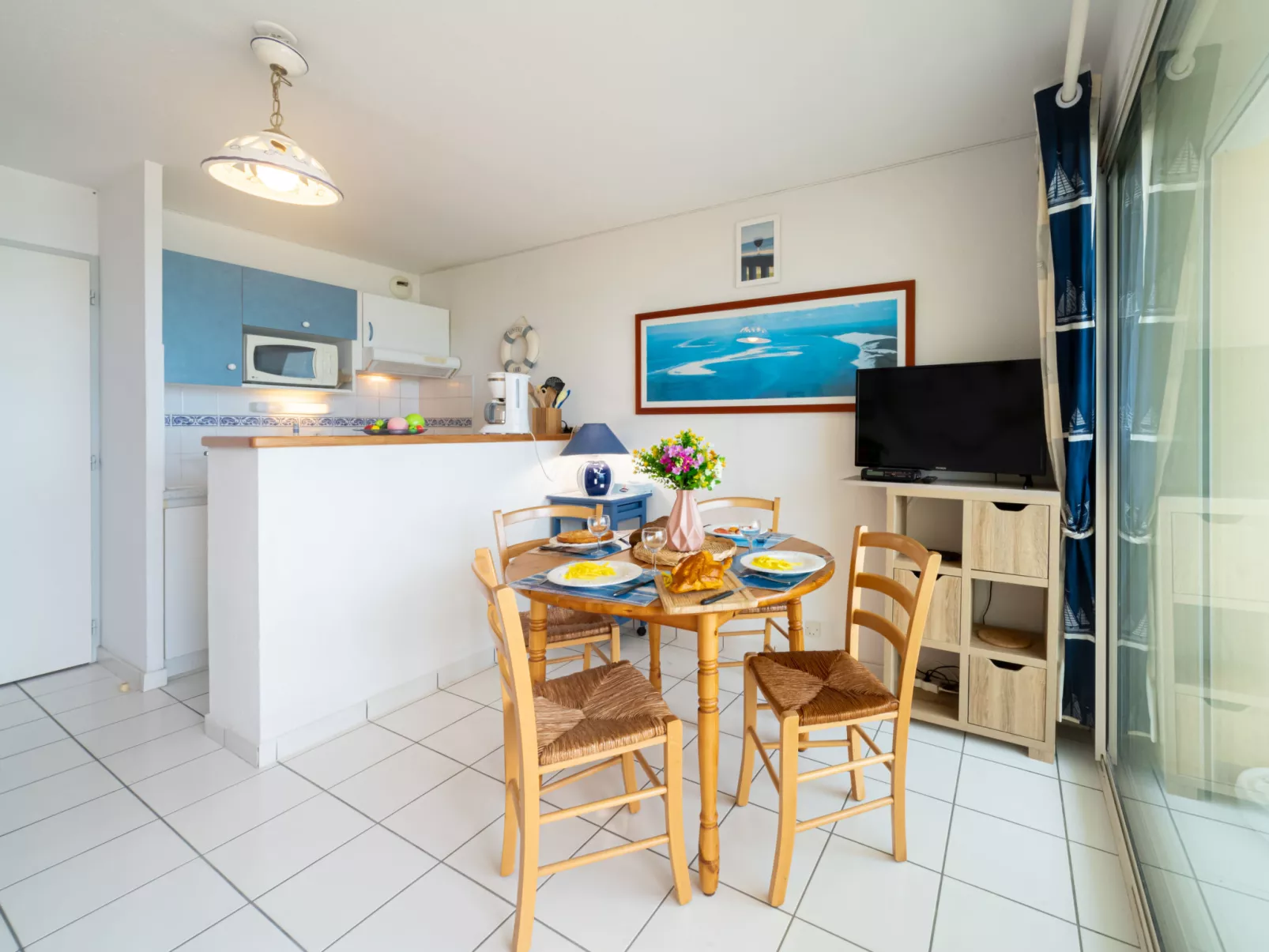 Les hauts de la corniche-Inside
