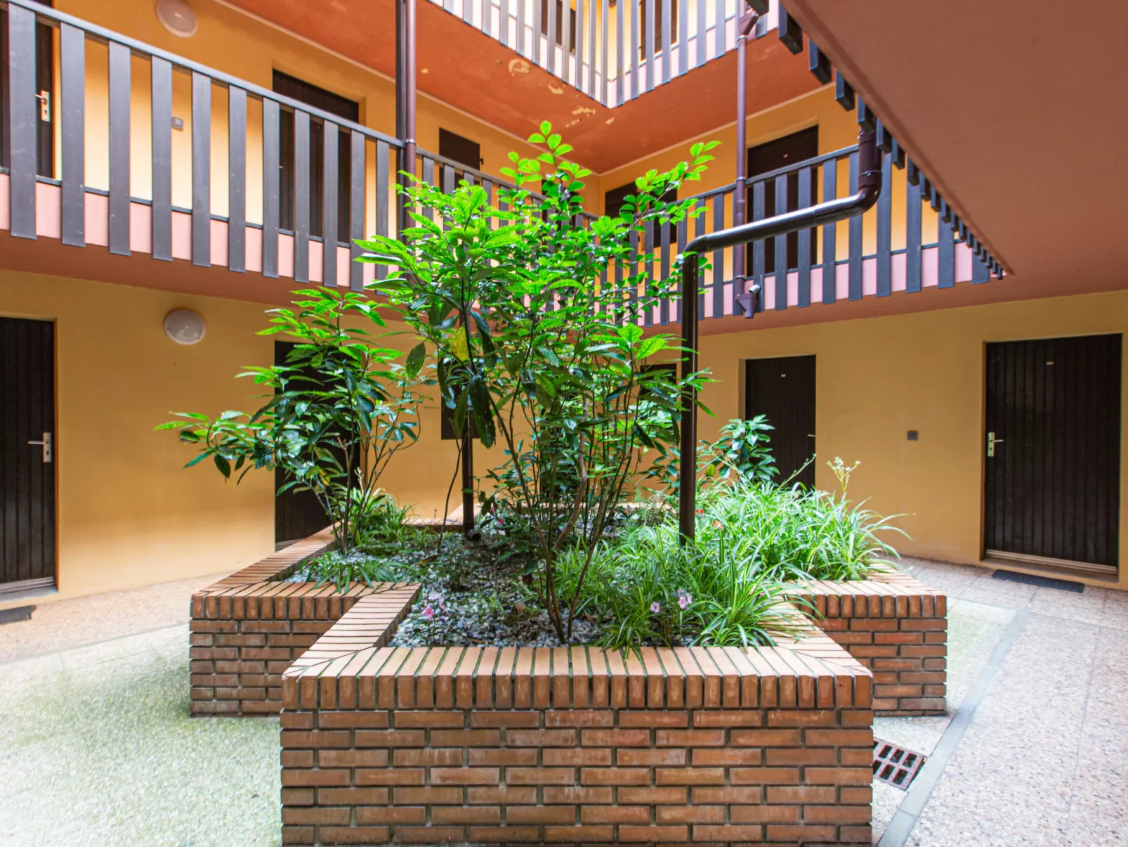 Les Terrasses Notre Dame du Port-Draußen