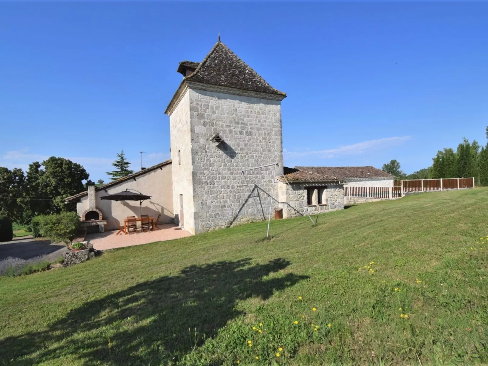 Le Pigeonnier Jacques-Outside