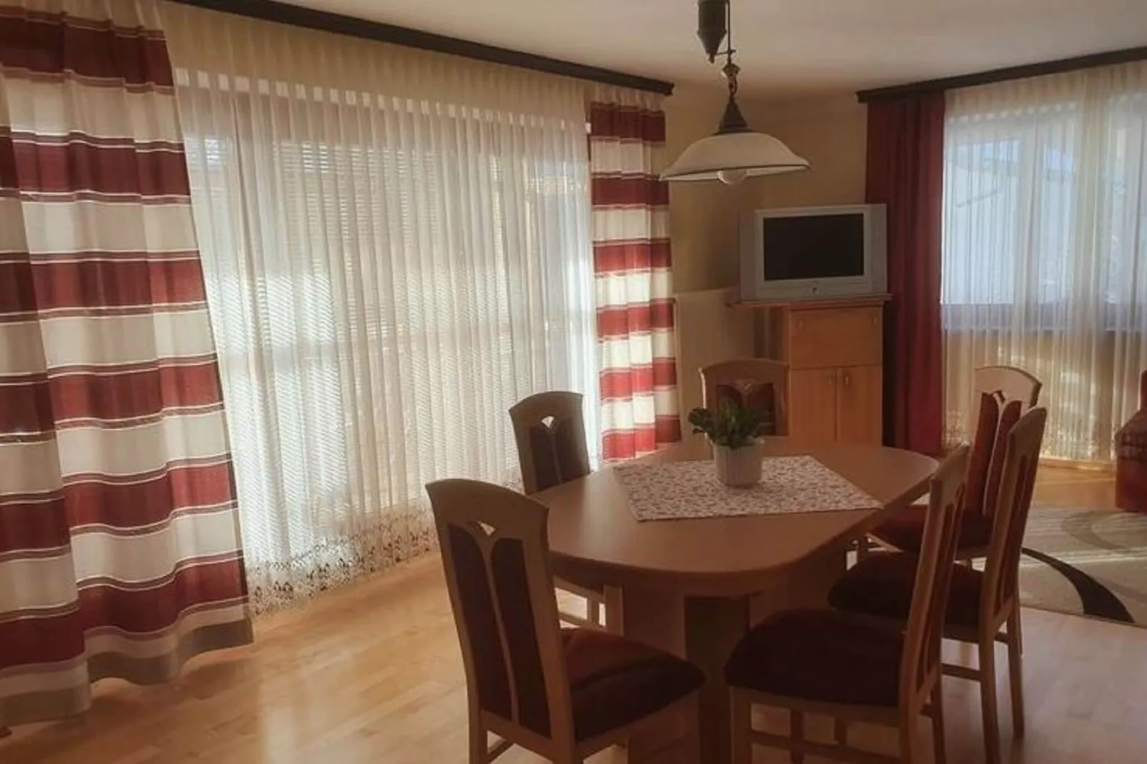 Haus Altmelon-Dining room