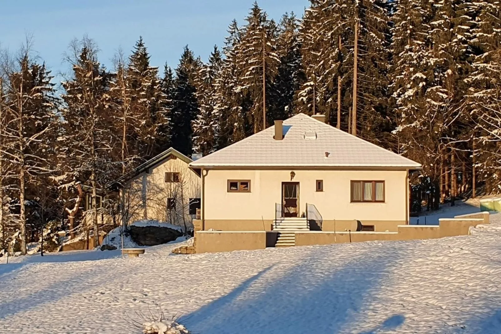 Haus Altmelon-Exterior winter