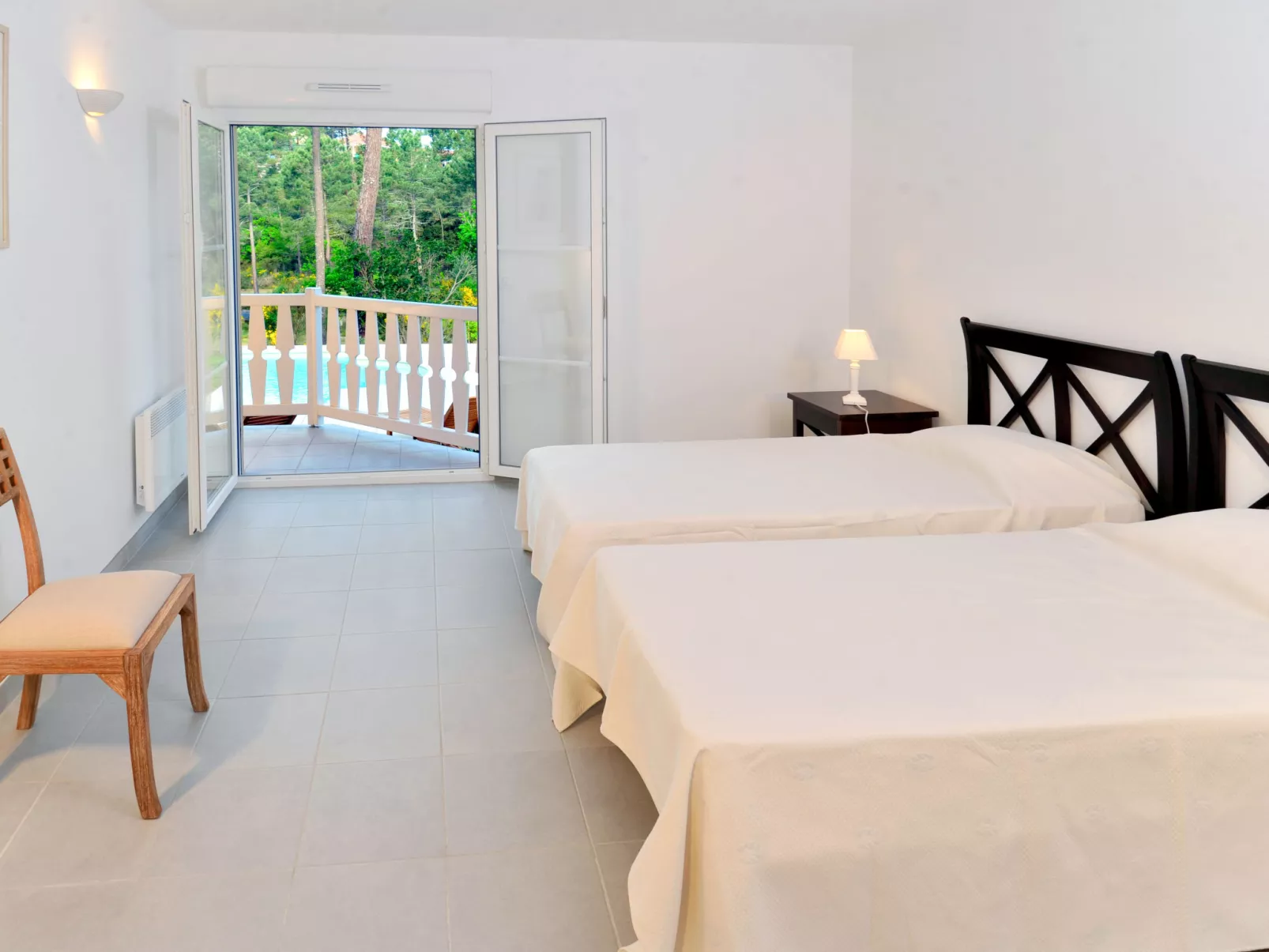 Atlantic Green-Drinnen