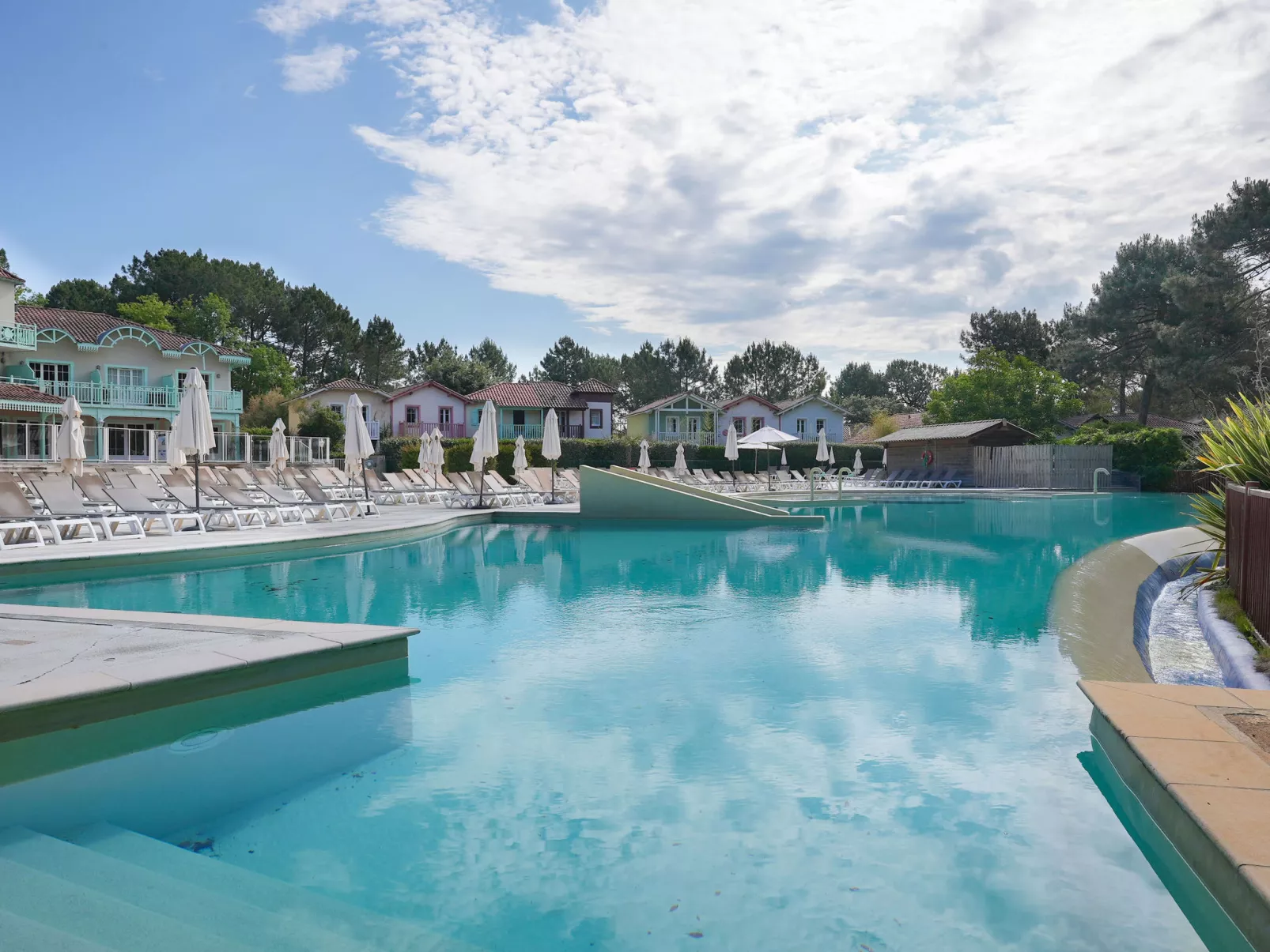 Domaine Golf Resort-Outside