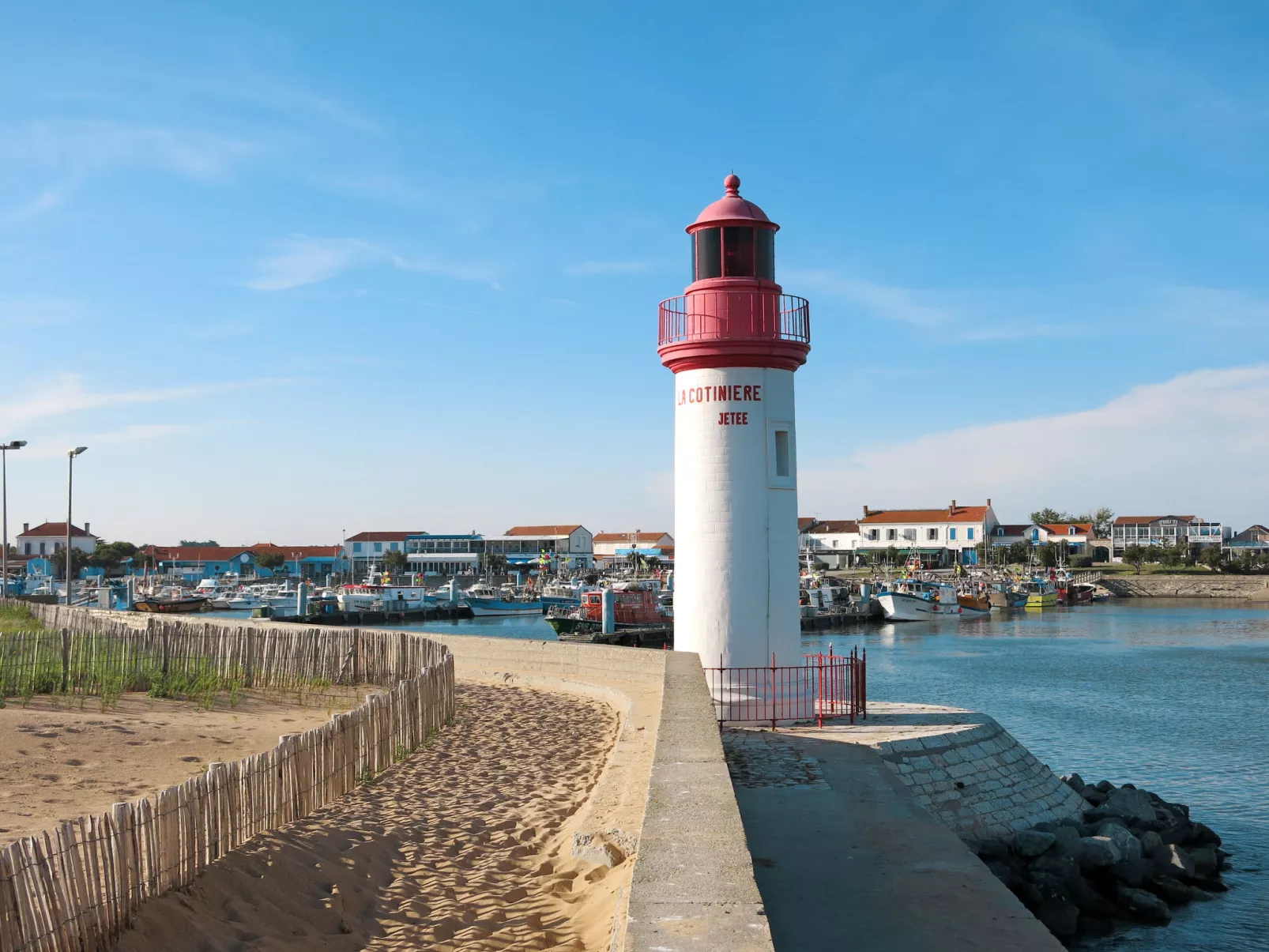 Les Sables Vignier-Area