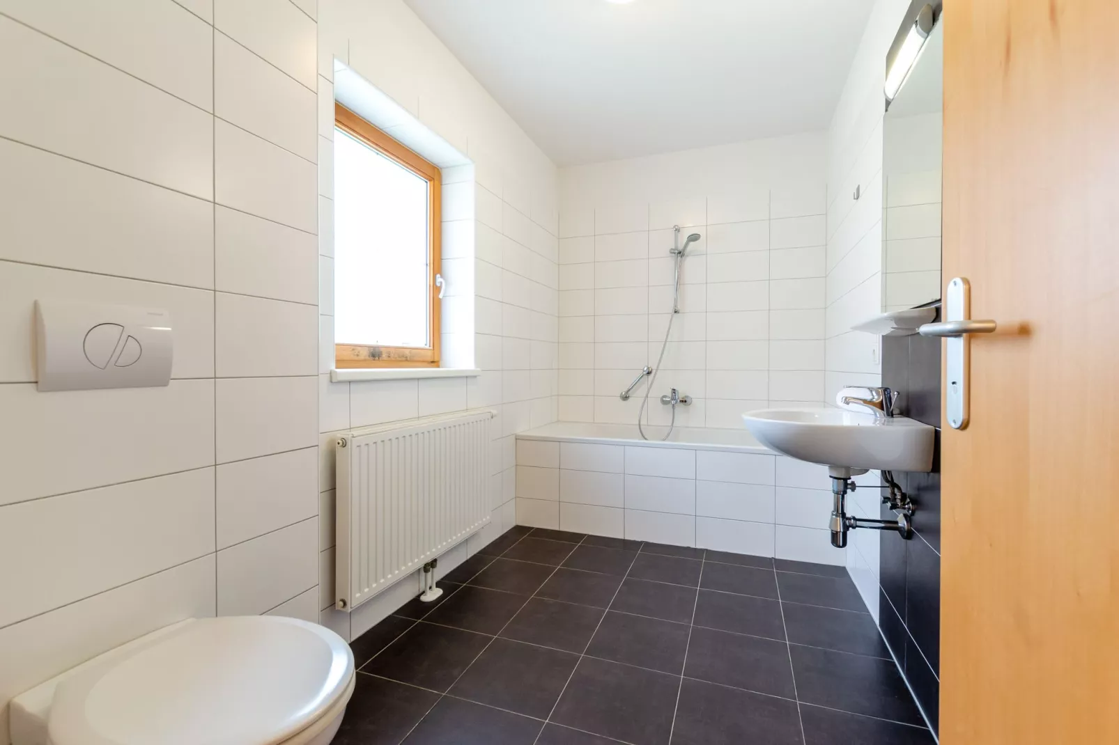 Luxery Salzkammergut Chalet E-Bathroom