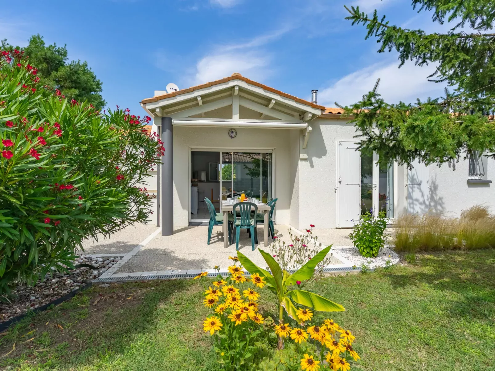 Villa Margarin-Outside