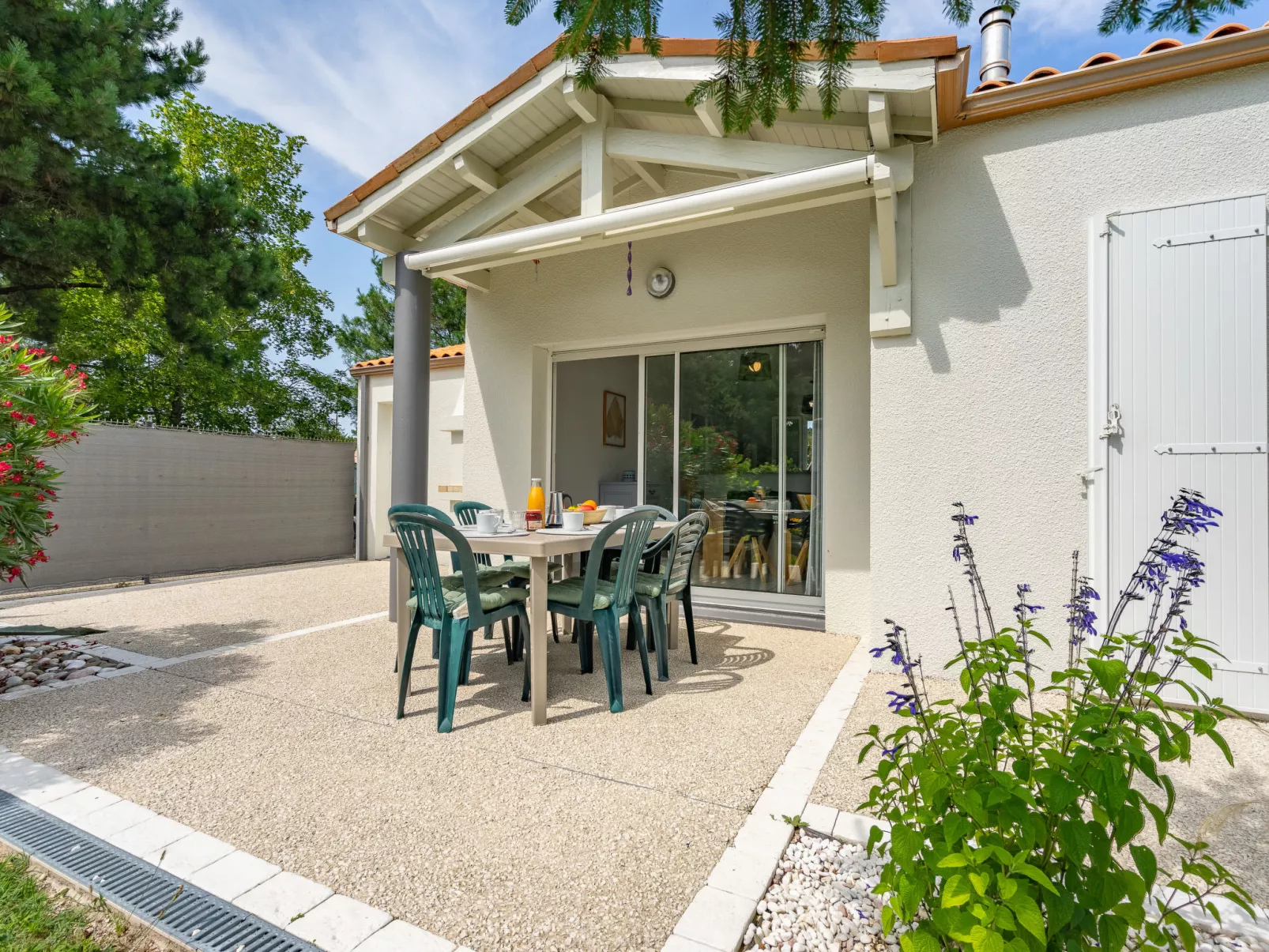 Villa Margarin-Outside