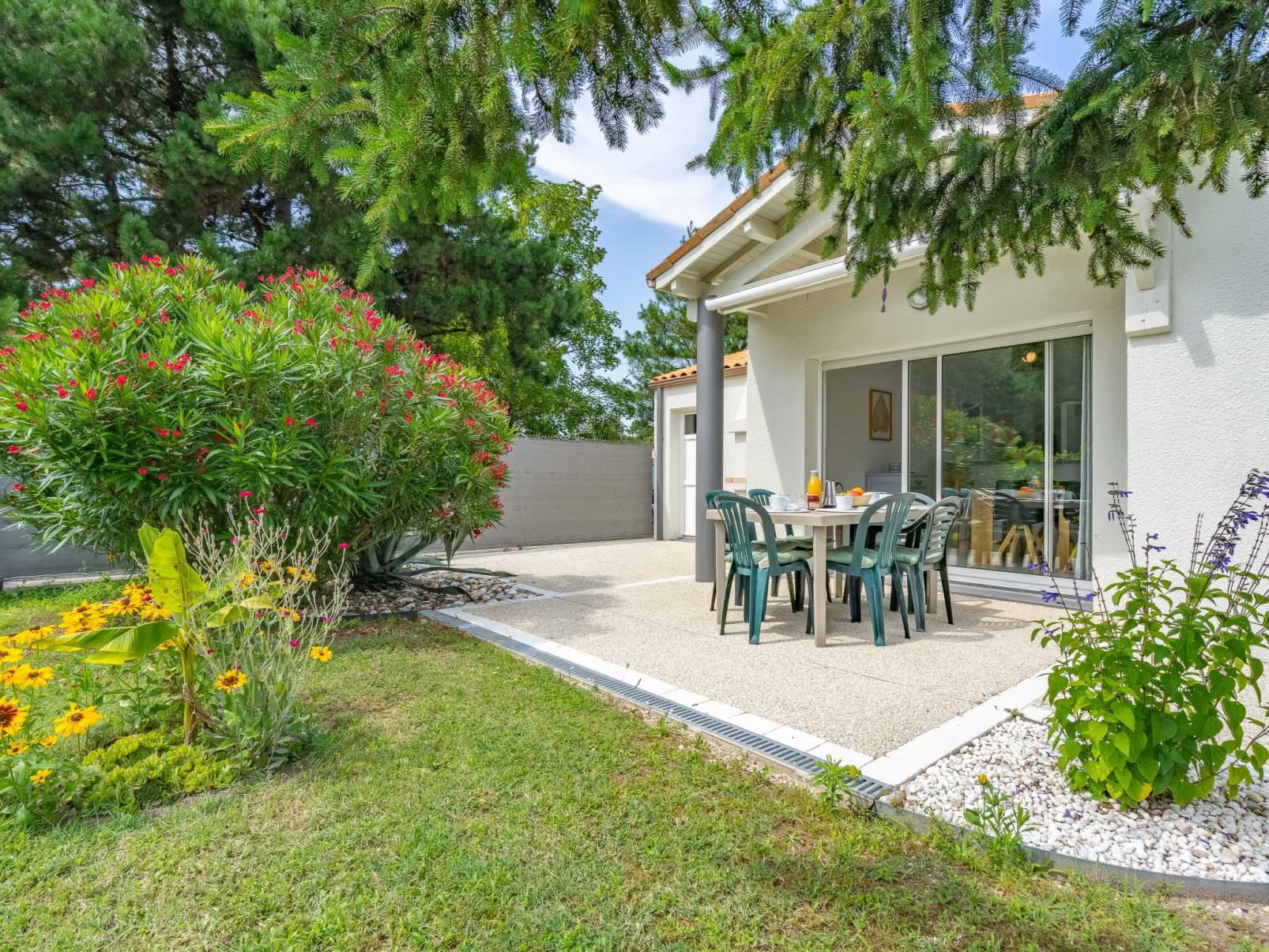 Villa Margarin-Outside