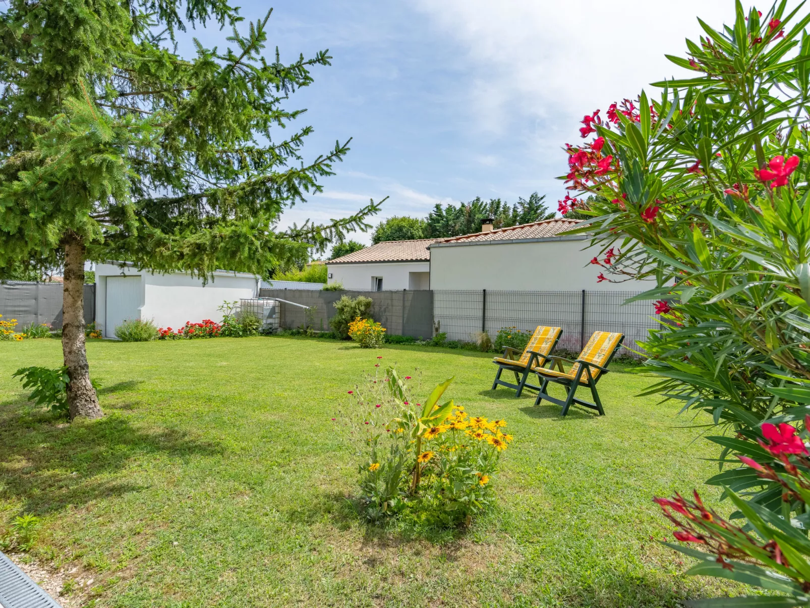 Villa Margarin-Outside