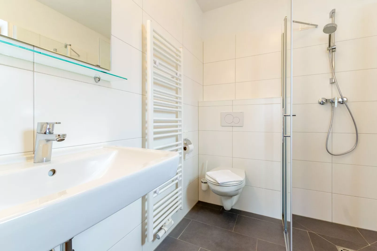Luxery Salzkammergut Chalet H-Bathroom