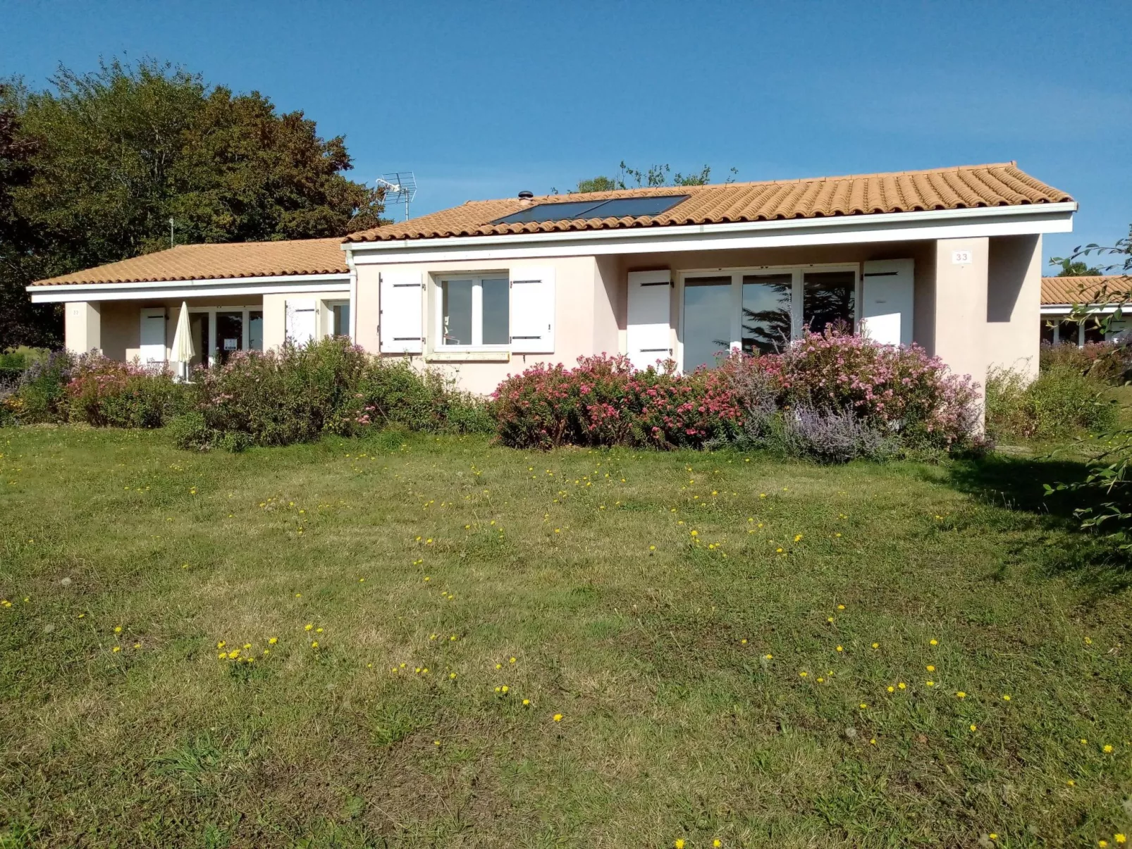 Le Domaine du Lambon-Outside