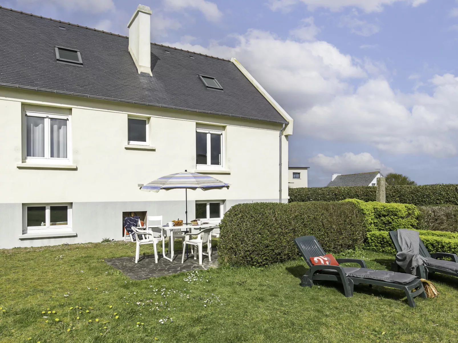 Chez Yves-Outside