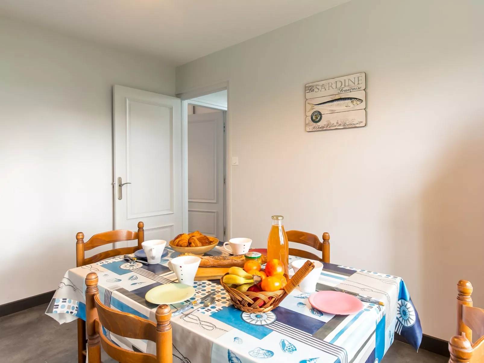 Chez Yves-Inside