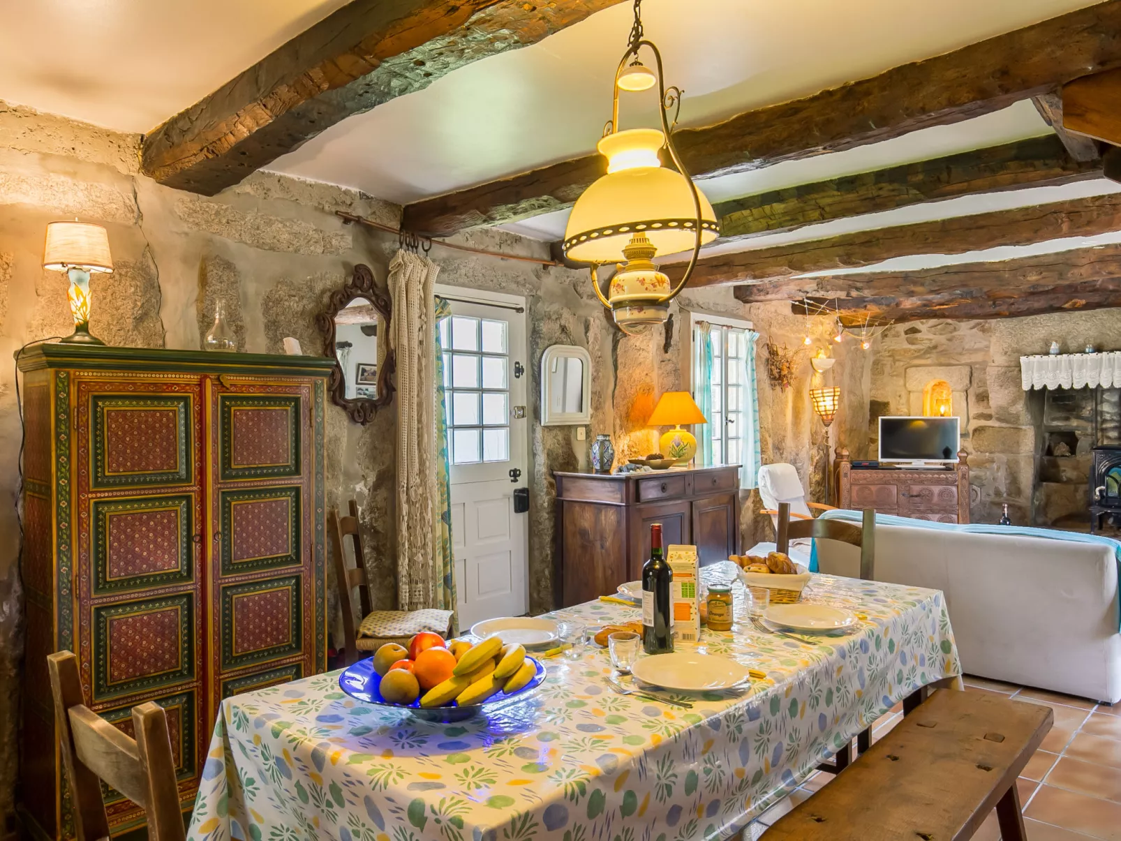 Chaumiere Natelliou-Dedans
