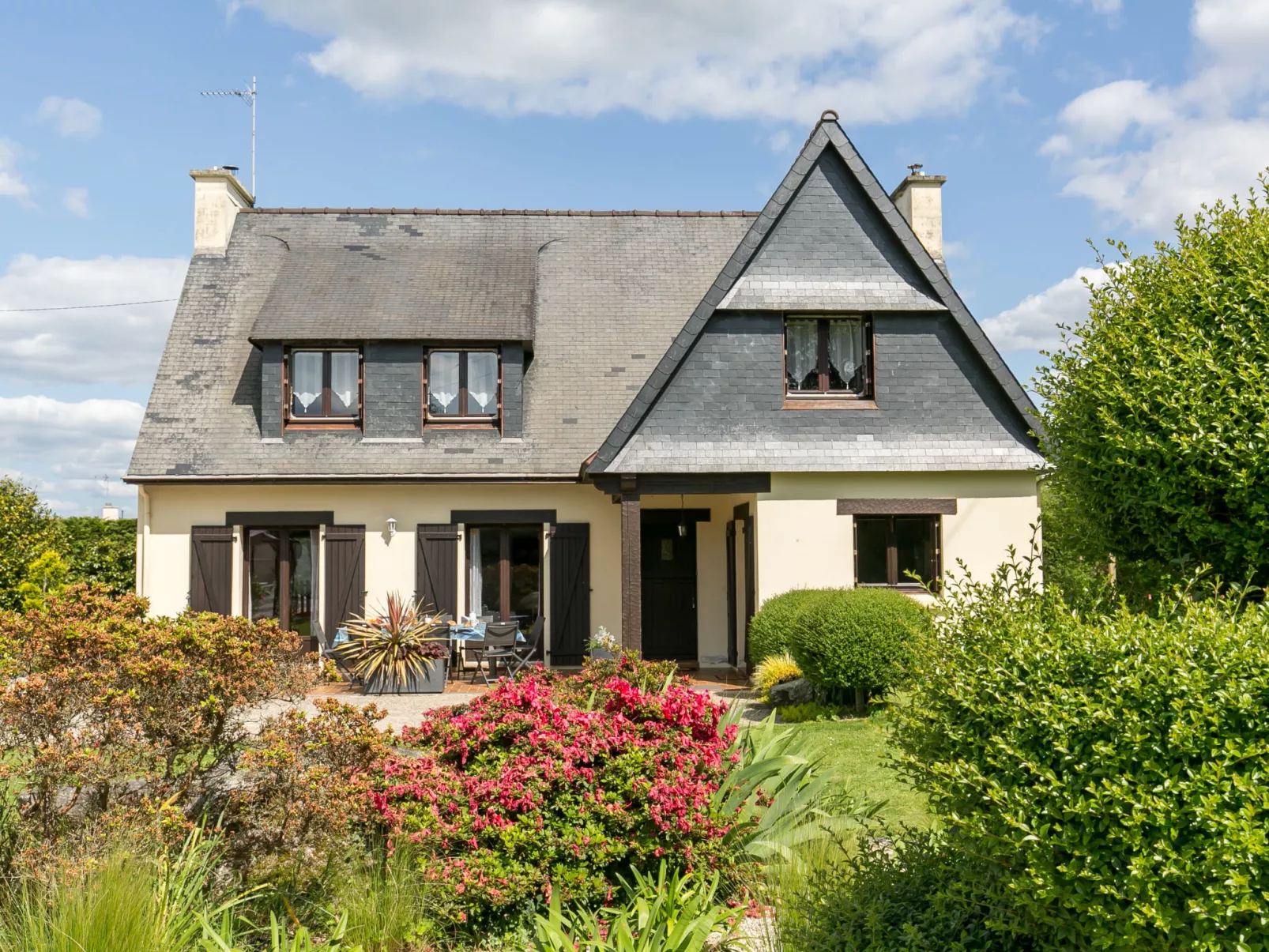 Villa Rocuet-Outside