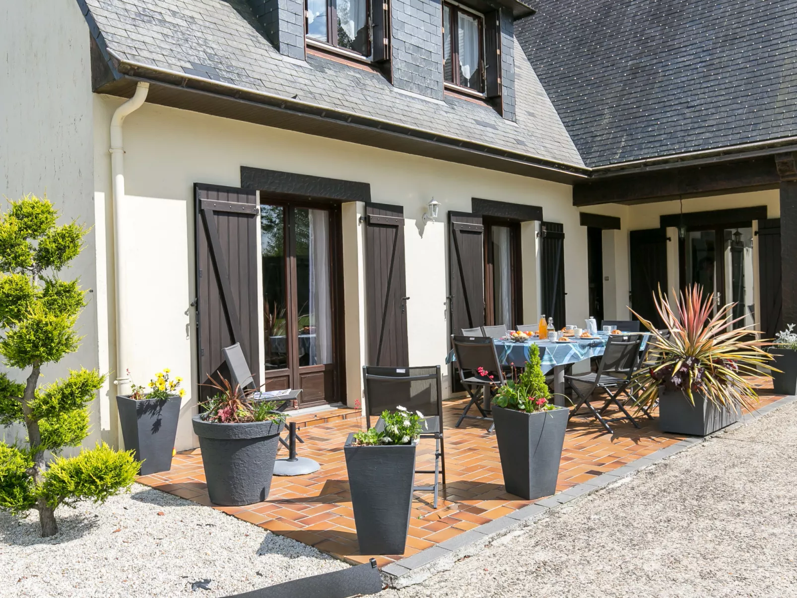 Villa Rocuet-Outside