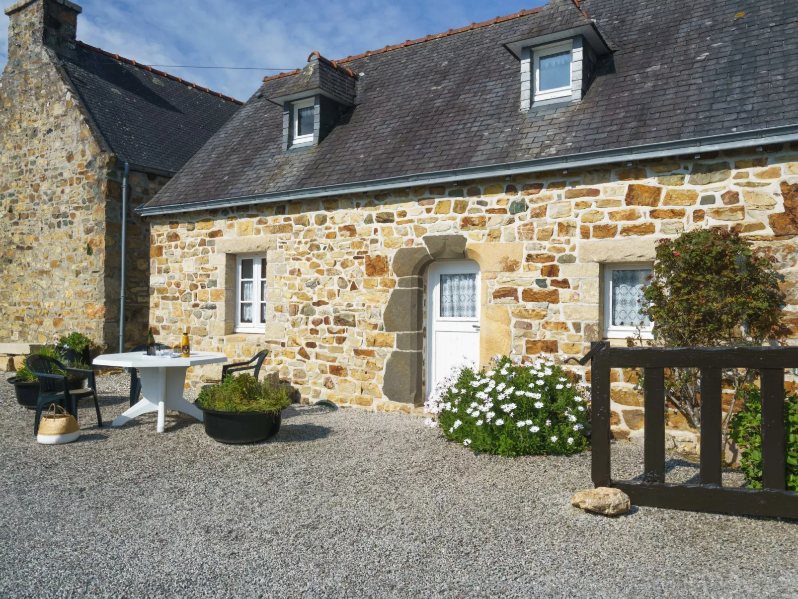 Chez Jeanne-Outside