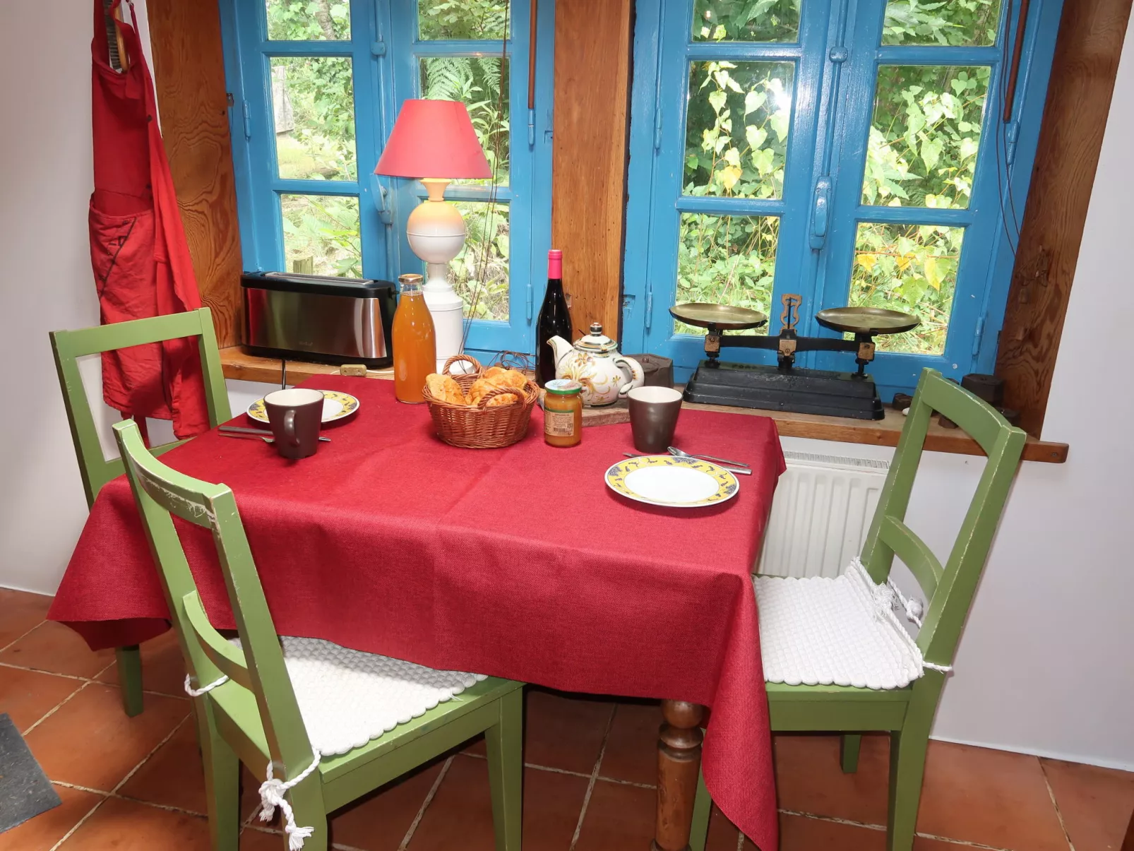 Le Petit Poirier-Inside