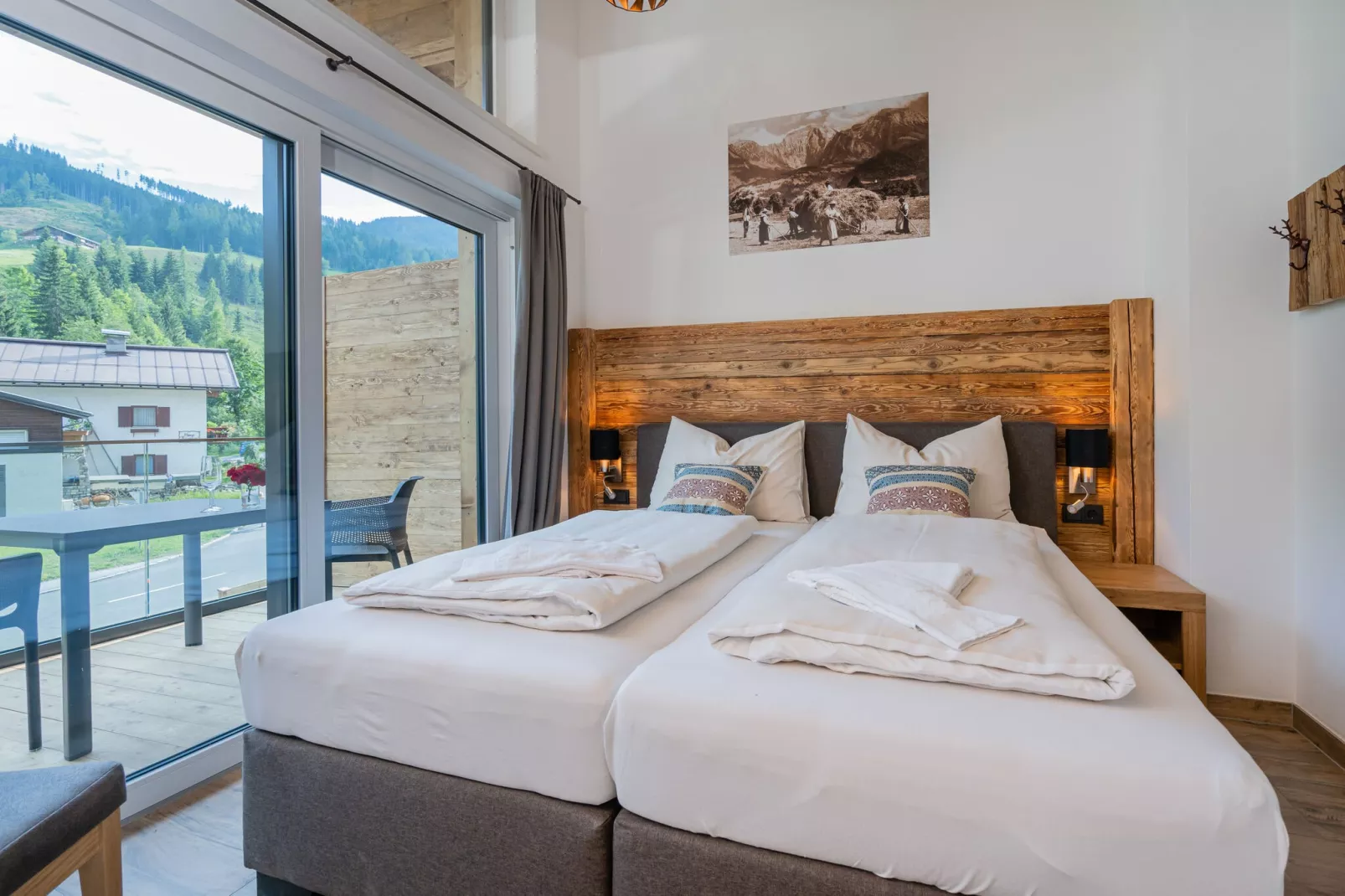 Tauernlodge Mühlbach 6B-Bedroom