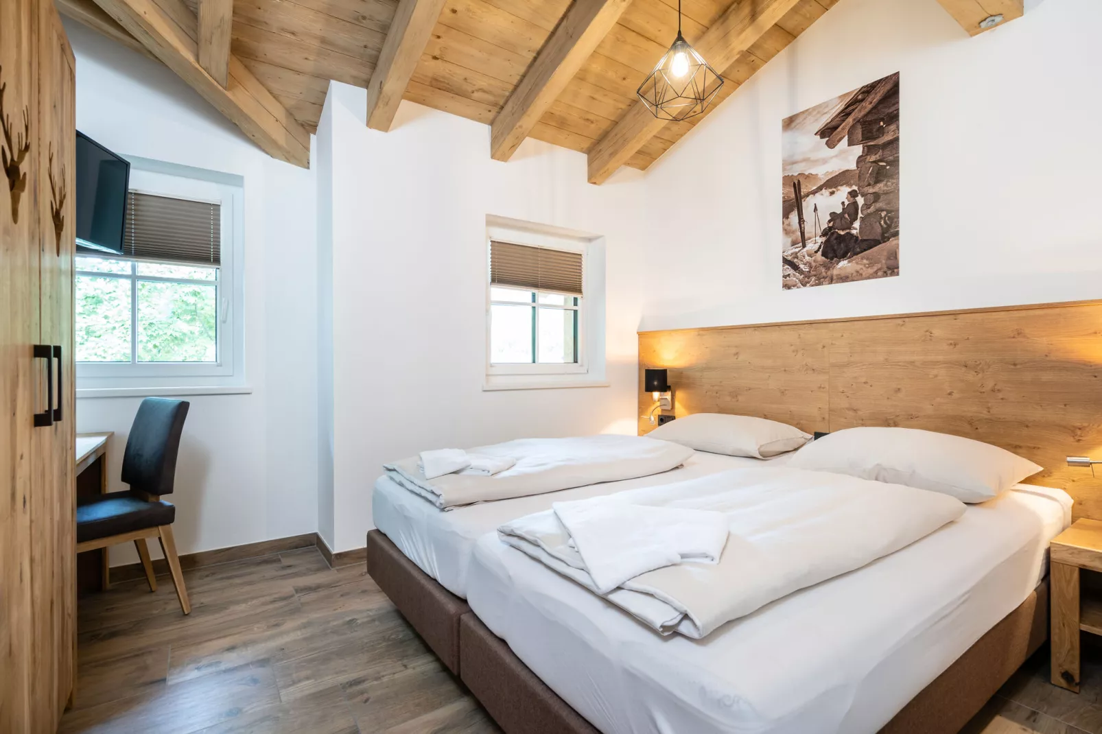 Tauernlodge Mühlbach 6B-Bedroom