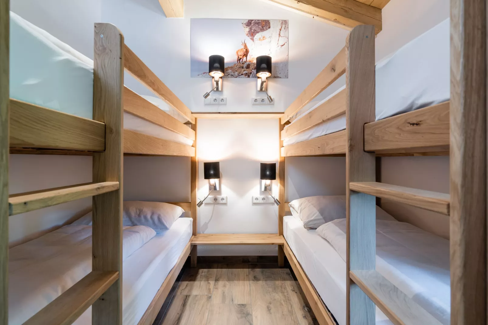 Tauernlodge Mühlbach 6B-Bedroom