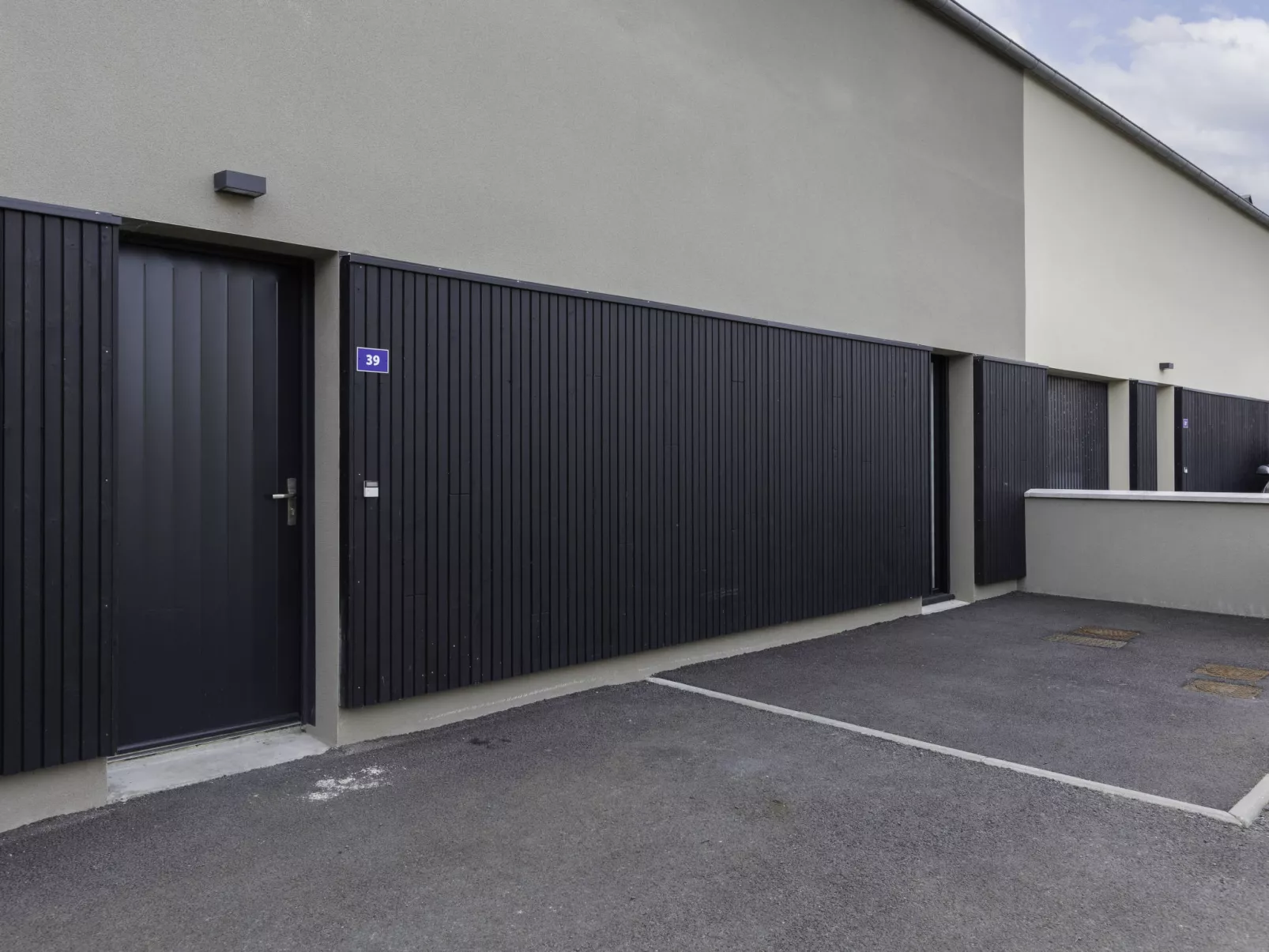 Laurus-Outside