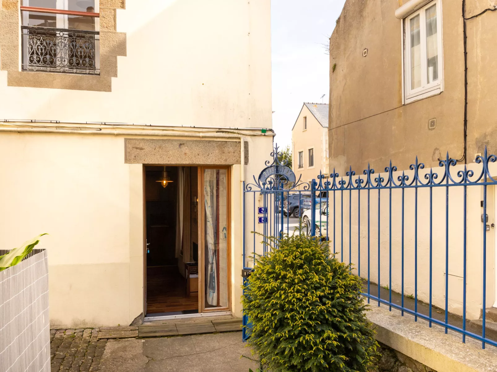 Le Malouin-Outside