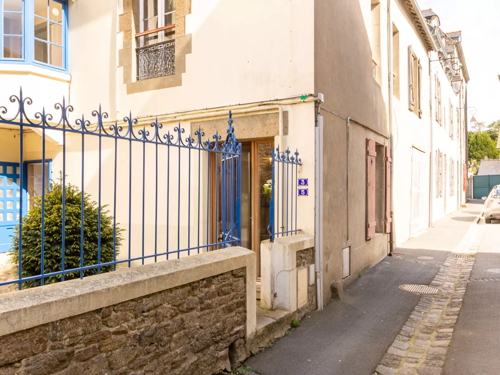 Le voilier-Outside