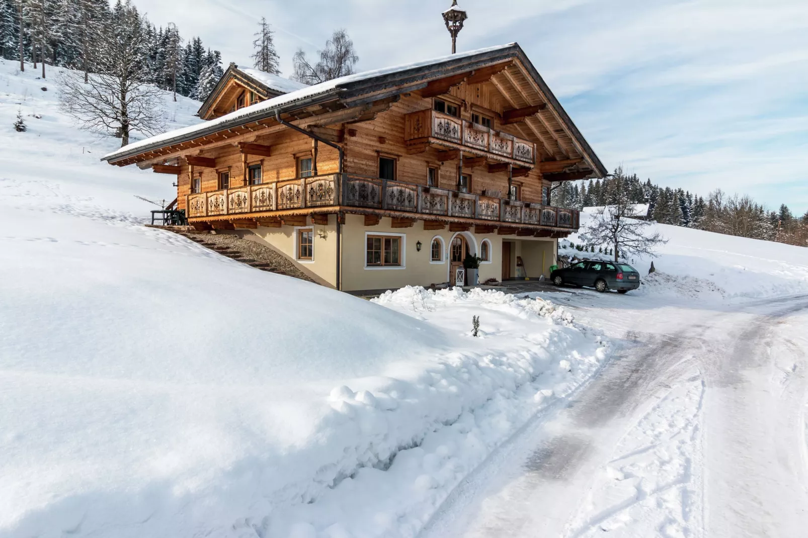Heidi-Exterior winter