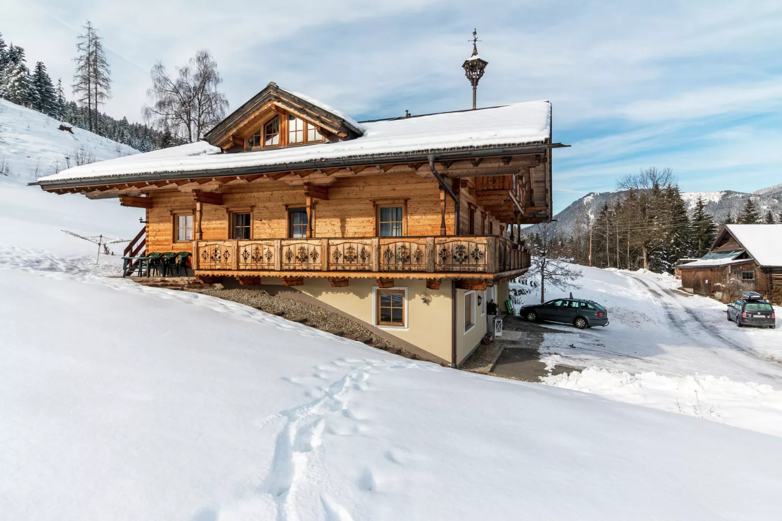 Heidi-Exterior winter