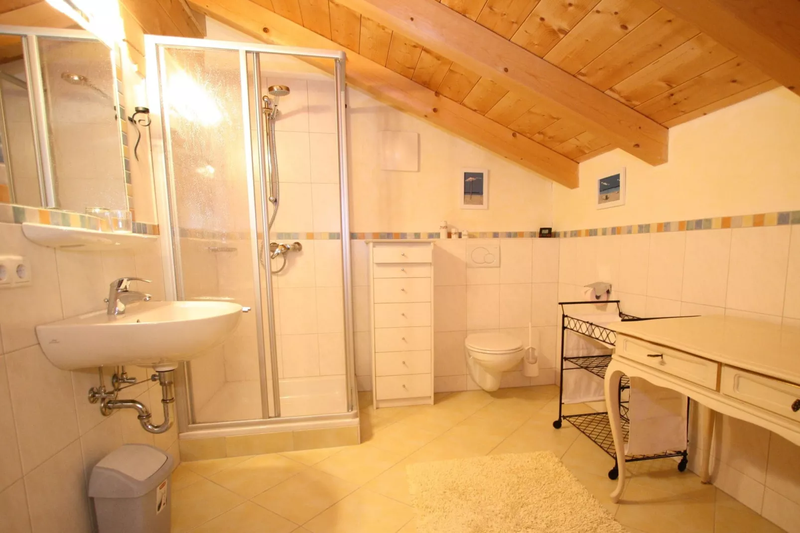 Heidi-Bathroom